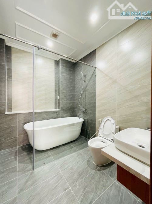 BIỆT THỰ GÒ VẤP TÂN CỔ ĐIỂN ĐƯỜNG NGUYỄN VĂN KHỐI P9 5 TẦNG DIỆN TÍCH 44M2 7,5 TỶ - 11