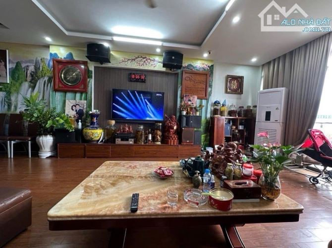 Bán nhà 60m2, phân lô bàn cờ, vỉa hè ô tô dừng đỗ vào nhà-ĐỀN LỪ - 1