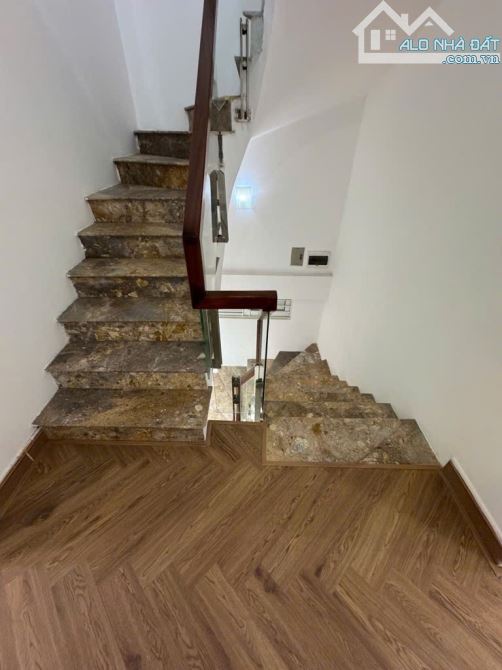 ❤️❤️ SIÊU HIẾM - NHỈNH 5 TY - 30M NHÀ PHỐ NGỌC LÂM, NGÕ THÔNG- 1 BƯỚC RA Ô TÔ,   ✅ Vị trí - 1