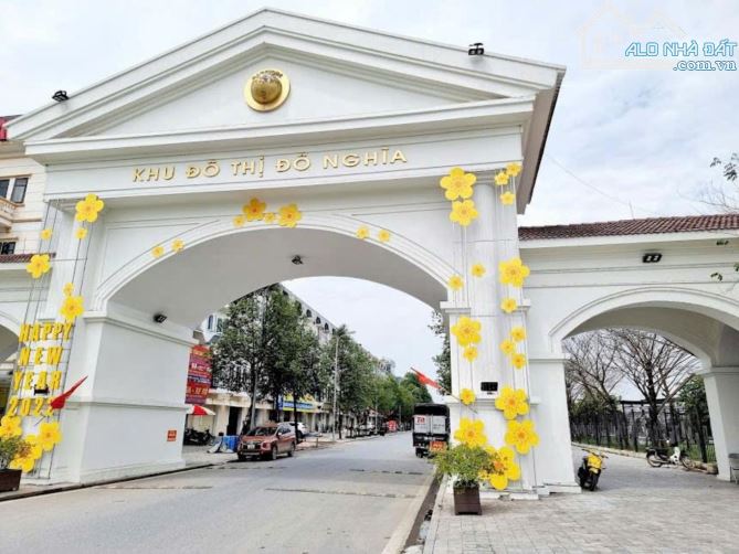 PHÂN LÔ BÀN CỜ – Ô TÔ TRÁNH – THANG MÁY – 2 MẶT THOÁNG – KINH DOANH VĂN - 1