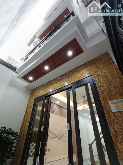 Đường Láng thoáng trước sau sân để xe máy riêng công năng đầy đủ - 1