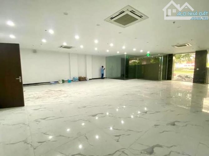 BÁN TOÀ NHÀ MẶT PHỐ PHẠM VĂN ĐỒNG, CẦU GIẤY 200M2, MT 11M, 125 TỶ. - 1