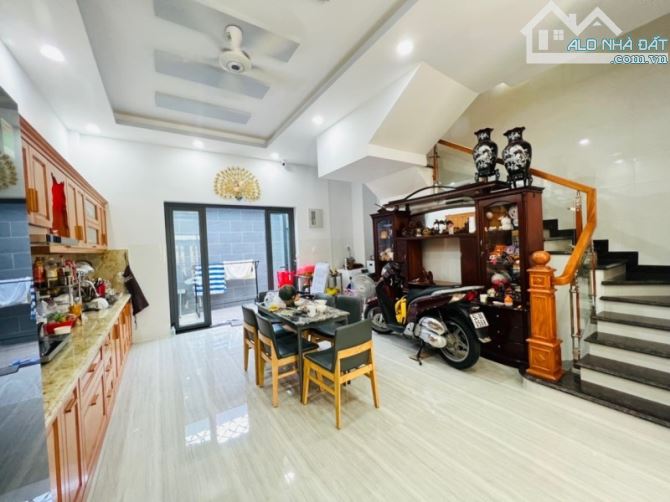 Bán nhà 96m2, 4 tầng, 3PN, Q.2, Lê Đình Quản - 9.15 tỷ - 1