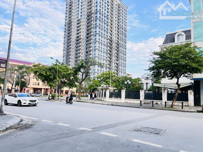 BÁN NHÀ PHÂN LÔ HOÀNG QUỐC VIỆT 90M²* MẶT TIỀN 4.8M, NGÕ THÔNG, Ô TÔ TRÁNH. - 1