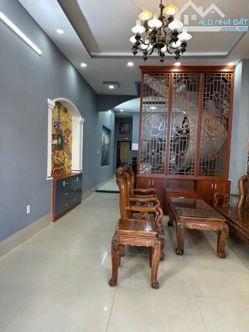 Bán nhà,Hẻm Xe Hơi - Nhà Đẹp Gần Chợ Cây Sộp - Nhỉnh 5 Tỷ - Quận 12 - 1