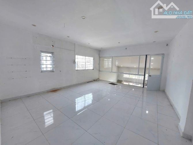 Đến hẹn Siêu phẩm nhà góc 2 mặt tiền Hóc Môn chỉ 730Tr, Sổ riêng thổ cư, 70m2 - 1