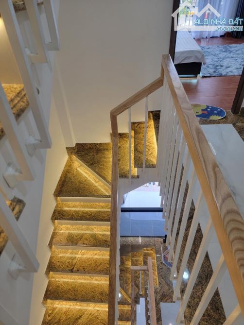 🌹NHÀ ĐẸP MẶT TIỀN 12M GÒ VẤP -VỚI 6TẦNG LẦU DT:4,2 NỞ HẬU (4,7 X 14) KHU TRUNG TÂM BUÔN B - 1