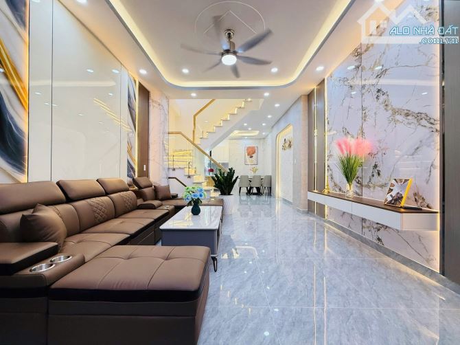 CHÚ DANH CẦN BÁN NHÀ ĐƯỜNG NGUYỄN VĂN LẠC, PHƯỜNG 19, BÌNH THẠNH - GIÁ:3TỶ660/64,9M2 HXH - 1