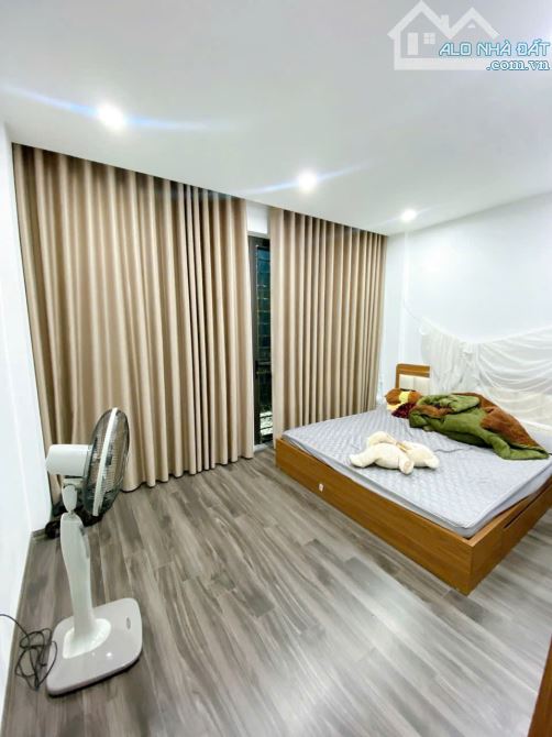 Bán nhà 4.5 tầng ngõ to đường Hồ Sen, Lê Chân, Hải Phòng - 1