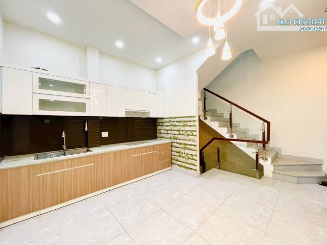 Căn nhà 1 trệt 2 lầu hẻm xe hơi ngay P.16 Gò Vấp. - 1