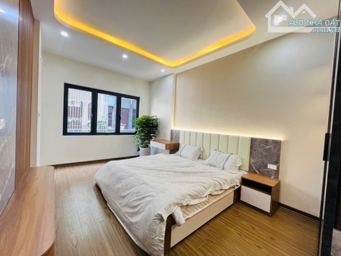 NHÀ ĐẸP ĐƯỜNG HOÀNG MAI. 56M2 - 5 TẦNG. LÔ GÓC 3 THOÁNG. 50M RA Ô TÔ. GIÁ 9,3 TỶ - 1