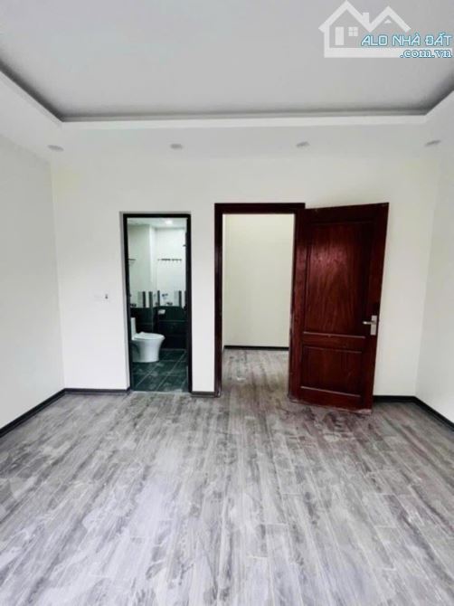 CCMN PHỐ NGUYỄN SƠN 6T-THANG MÁY, DÒNG TIỀN 60TR/THÁNG- Ô TÔ ĐỖ CỔNG - 1