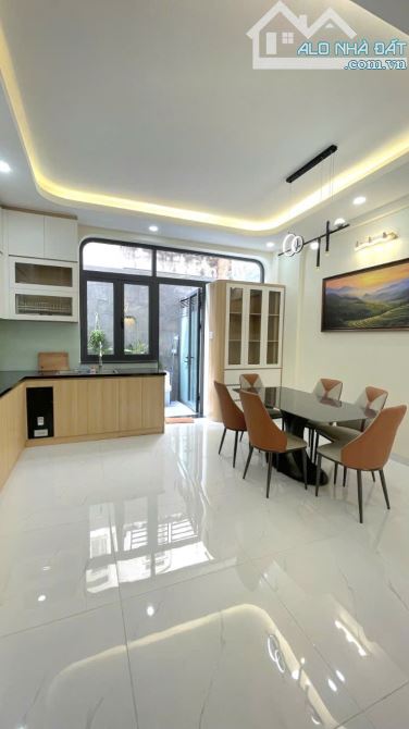 Siêu Phẩm Nhà Đẹp Thang Máy, 90m², 4 Tầng, Mặt Tiền Đường D, Quận 7, Chỉ Nhỉnh 14 Tỷ - 1