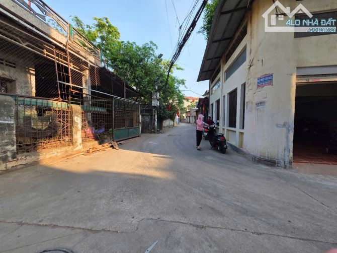 Diện tích: 97m² (mặt tiền rộng 6m) GIÁ 2 TỶ 

 rộng, thoáng – cực kỳ thuận lợi kinh doanh - 1