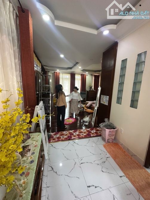 Bán gấp nhà đẹp ở ngay mặt tiền khu đường số, có Hầm, 130m2, 7T, ngang 6.5m, chỉ 25.7 tỷ. - 1