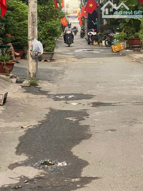 NHÀ ĐẸP Tháng 5 1/NGUYỄN GIA THIỀU-Q3 Chỉ 3TỶ270/75,2M2-3tầng.Shr gọi em liền nha - 1
