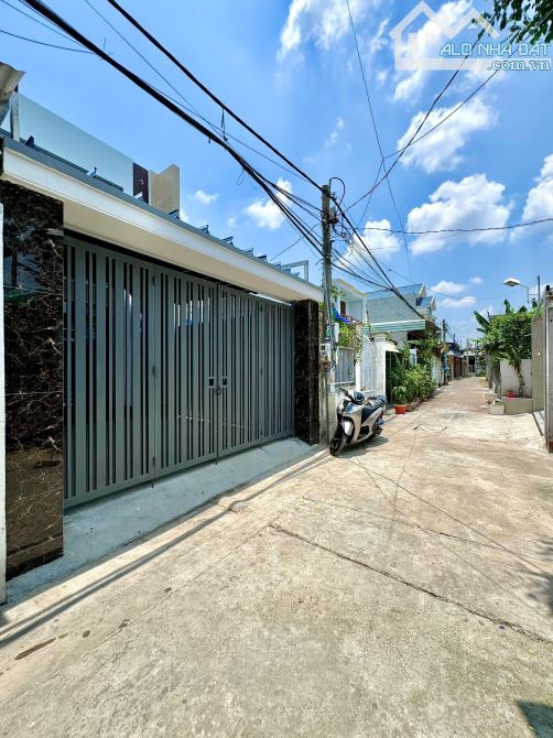 Nhà Gác Lửng Đẹp 105m2 Thổ Cư Xe Hơi Tận Cửa Ngay Cây Xăng 26, Phường Tân Phong, Biên Hoà - 1