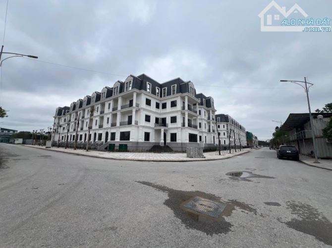 Biệt thự liền kề dự án THE JADE SQUARE đường Phạm Văn Đồng 116m2 mặt tiền 6m giá 34.8 tỷ - 1