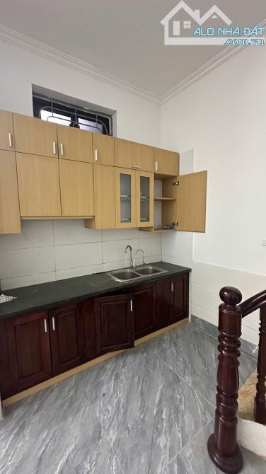 HOT ! Bán gấp Thụy Khuê 52m2, đi bộ ra Hồ Tây, ở lý tưởng, ngõ thông, MT rộng 8.4m - 1