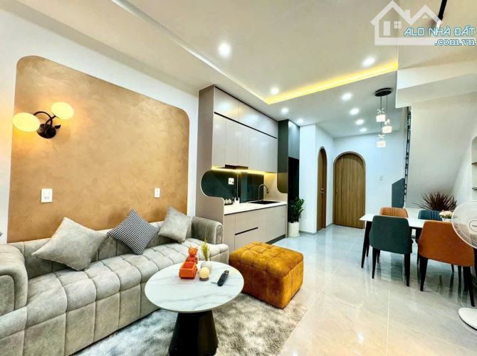 Tài chính 2 tỷ 210 triệu Mua ngay nhà Huỳnh Văn Bánh, Q. Phú Nhuận, 60m2, SHR - 1