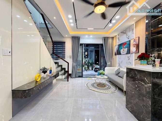 Bán gấp nhà đẹp Nguyễn Thiện Thuật, Quận 3, 50m2, hđ thuê 25tr/tháng, giá 3 tỉ 750 - 1