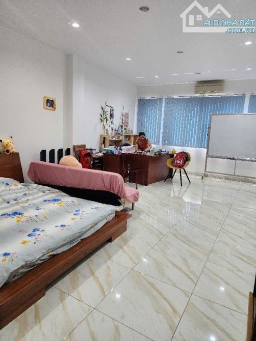 GẤP!! NHỈNH 16 TỶ CHO THUÊ 900TR/NĂM NGAY CỘNG HÒA  5 TẦNG BTCT QUÁ NGON ( TL MẠNH) - 1