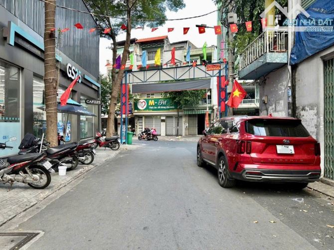 💥HẺM TRẢI NHỰA - GẦN MT KHU K300 - PHƯỜNG 12 - Q.TÂN BÌNH - CN:90M2 - 4 TẦNG - 10 PHÒNG - 1