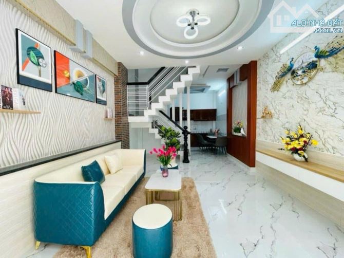 Chính chủ bán nhà ngay Võ Văn Tần,Q3. Giá 3 tỷ 150tr/65m2. Sổ riêng, HĐ thuê 18tr/ tháng - 1