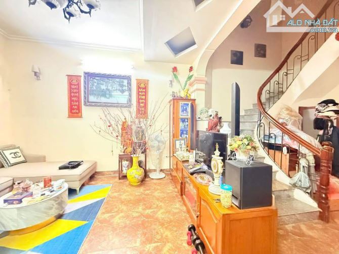 Phân lô gần phố nhà dân xây TT Cầu Giấy 80m 3T MT khủng 5m giá 18.8 tỷ - 1
