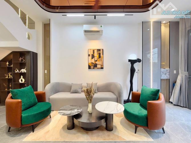 Nhượng lại căn nhà sẵn HĐ thuê 13 tr / tháng ngay Bà Hom, Q6. Giá: 3 Tỷ 290 / 54.6m2. SHR - 1