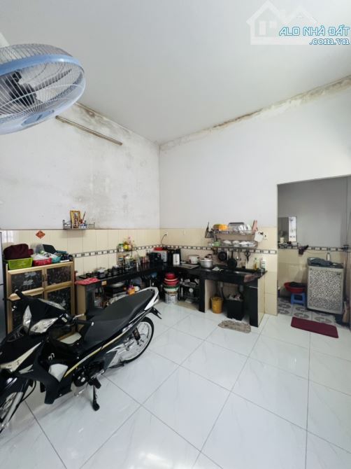 NGÃ TƯ ÂU CƠ LẠC LONG QUÂN 5 TẦNG 11OM2 NGANG HƠN 5M CHỈ 12 TỶ 3 - 1
