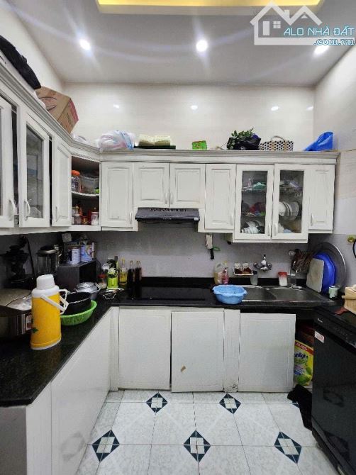 Nhà đẹp chính chủ khu dân trí cao an ninh tốt - 1