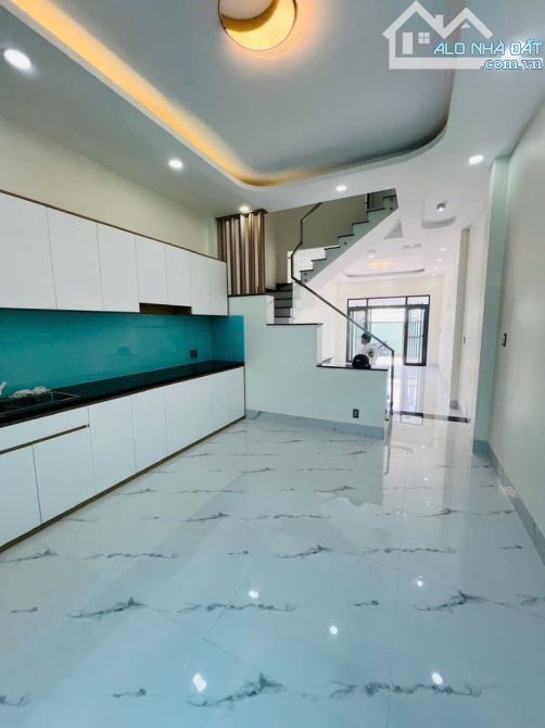 Bán nhà 3 tầng Gần mặt tiền Hà Huy Giáp , Quận 12 - HXH 6m - DT 64m2 - Giá tốt 4.5 tỷ - 1