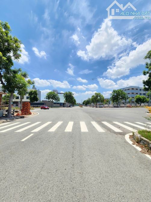 5Tỷ__100m2__Đất ngay Trường Tiểu Học Châu Thới__MT trục chính 32m, ra Quốc lộ 1K chỉ 200m - 1