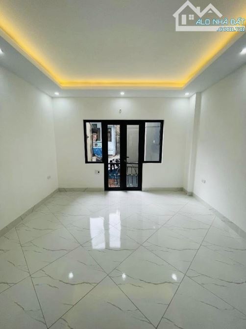 Bán nhà Trần Khát Chân - mặt ngõ thông thuận tiện , dt 25M * 5T giá 5.8 tỷ SĐCC - 1