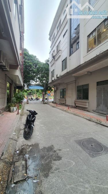 Bán nhà đường Võ Chí Công 86m2 mặt tiền 4.5m đường ô tô tránh kinh doanh giá 29 tỷ - 1