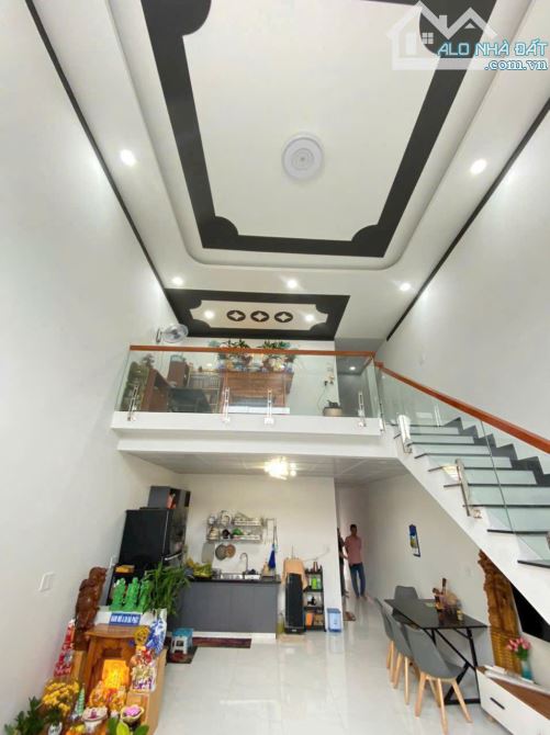 Chính chủ gửi bán căn nhà có gác lửng 5x21 tại phường Tân Hiệp nhà mới xây. - 1