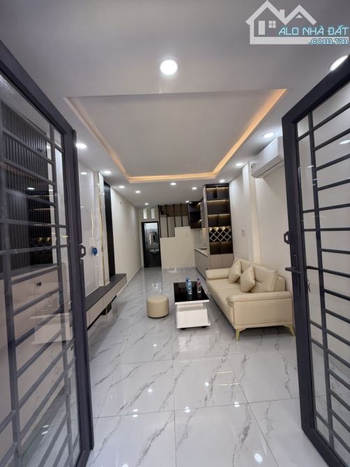 BÁN NHÀ 1 TRỆT 1 LẦU – 3x10M – PHƯỜNG TÂN QUY, QUẬN 7 – SỔ HỒNG RIÊNG, HOÀN CÔNG ĐẦY ĐỦ - 1