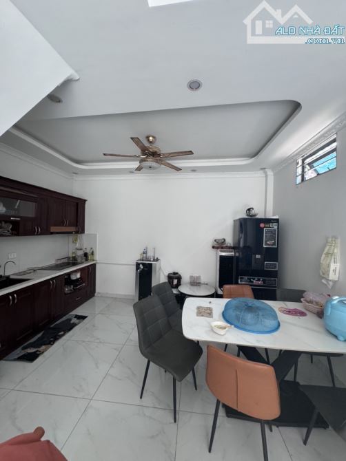 NHỈNH 6 TỶ CÓ NHÀ ĐẸP 5 TẦNG QUẬN CẦU GIẤY - 1