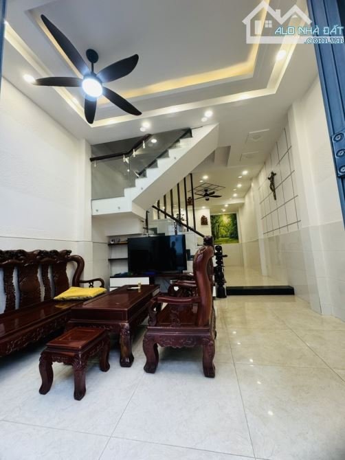 NHÀ ĐẸP HẺM KINH DOANH NGAY 120 LÊ VĂN QUỚI 52M2 3 TẦNG GIÁ 6TỶ THƯƠNG LƯỢNG - 1