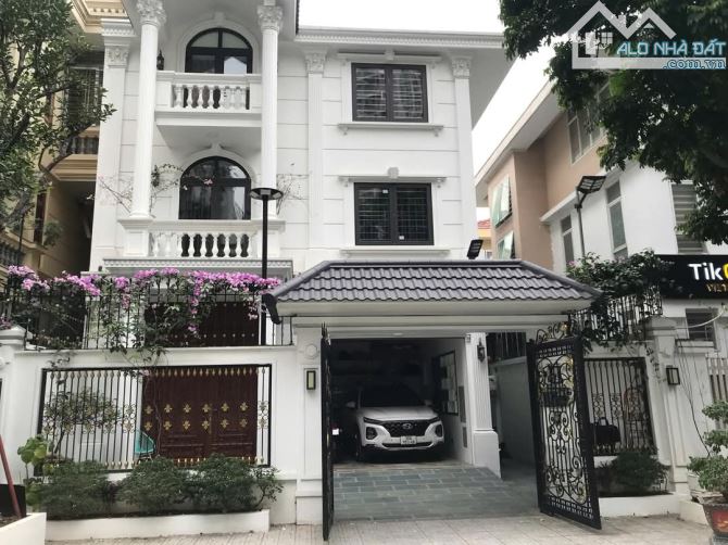 Bán biệt thự song lập BT9 KĐTM Văn Khê diện tích 170m2x3T MT 10m thang máy giá 41.9 tỷ - 1