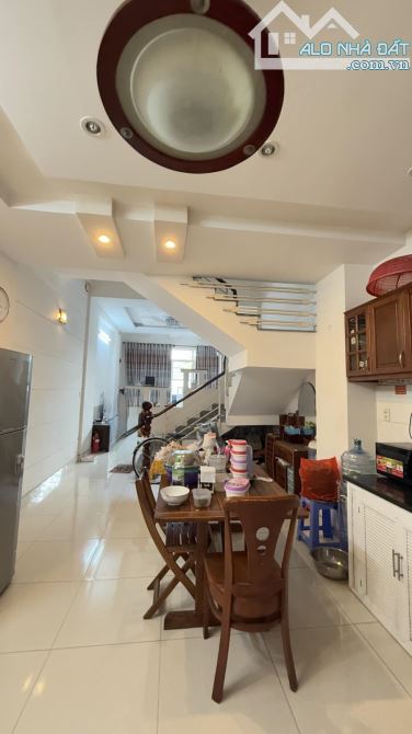 🎁 NHÀ ĐẸP VỊ TRÍ VÀNG! Bán nhà hẻm đẹp Trần Quốc Thảo 42m² 2PN. Trệt, 1 lầu, sân thượng - 1