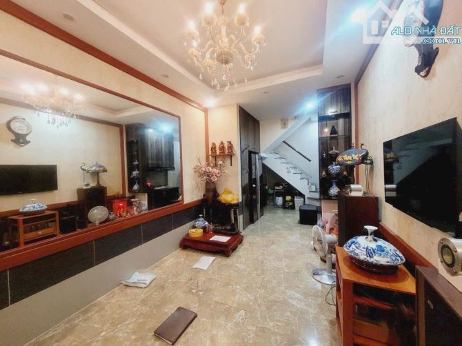 TT QUẬN 10, SÁT MẶT TIỀN NGÔ QUYỀN, KD SẦM UẤT, Ở SƯỚNG, 40m2, 5 tầng, 6.7 TỶ - 1