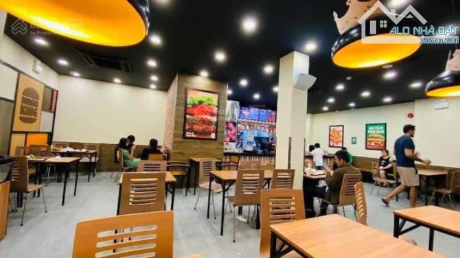 MT 275 Phạm Ngũ Lão,Q1- Dt: 8x24- Trệt, Lầu- Đang Sửa Lại cho Thuê F&B- Giá: 139 tỷ - 1