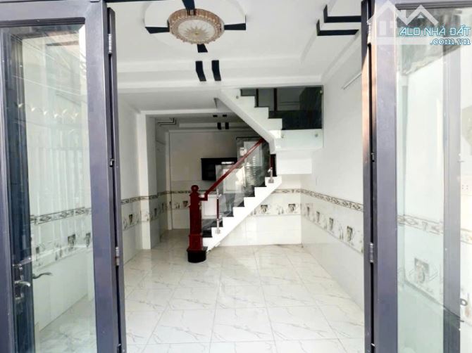 Bán nhà đẹp 2 lầu 1 sân thượng hẻm Phú Định, Quận 8 - 1