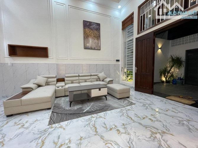 Cần bán nhà ngay Bạch Đằng, Bình Thạnh. Giá: 2 tỷ 120 /63,5m2, sổ hồng riêng, hẻm 6m - 1