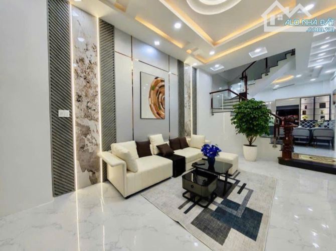 Bán nhà Tạ Quang Bửu, Q8 ,giá: 2 TỶ 360TR tỷ/65,8m2, sổ riêng, kinh doanh sầm uất - 1