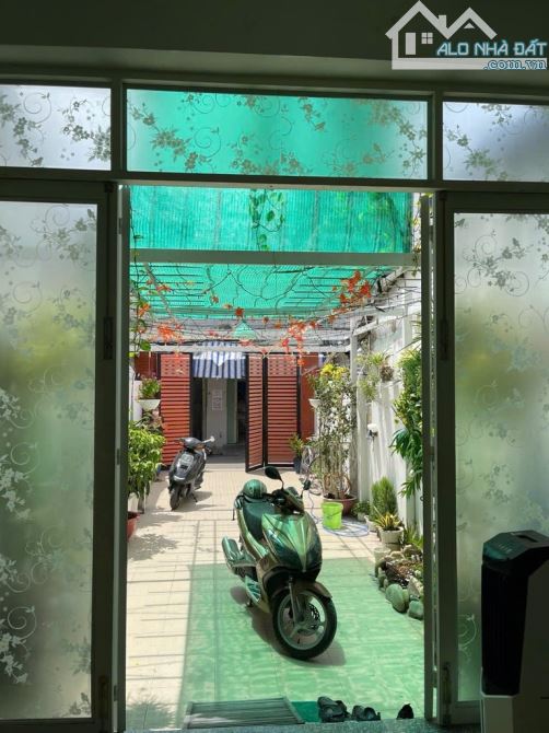 MẶT TIỀN KINH DOANH NGAY CHỢ XÓM MỚI - 2 TẦNG - 115M2 - 4,2M x 28M - GẦN LÊ ĐỨC THỌ - 1