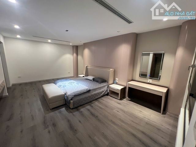 Bán nhà Kẻ Tạnh Giang Biên Long biên 180m 6t mt 7m 50 tỷ ô tô vào nhà, ngõ thông ô tô - 1