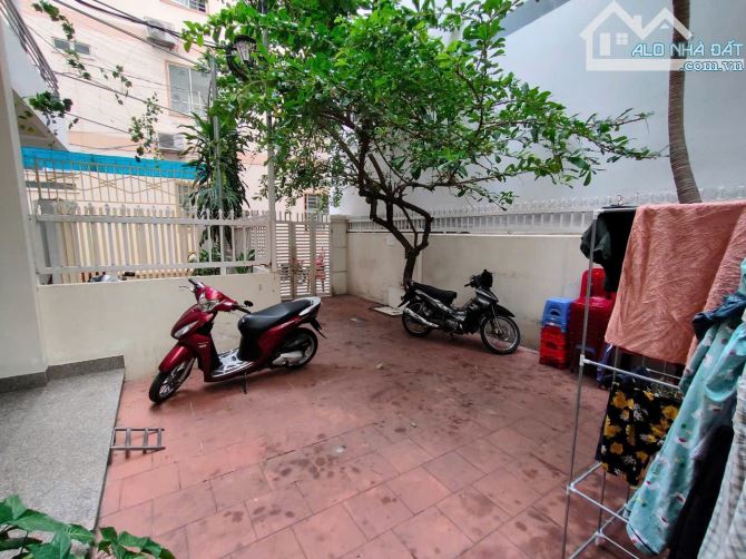 Nhà 5 tầng * 135m, cách biển Trần Phú vài bước chân, phường Lộc Thọ, sổ hoàn công - 1